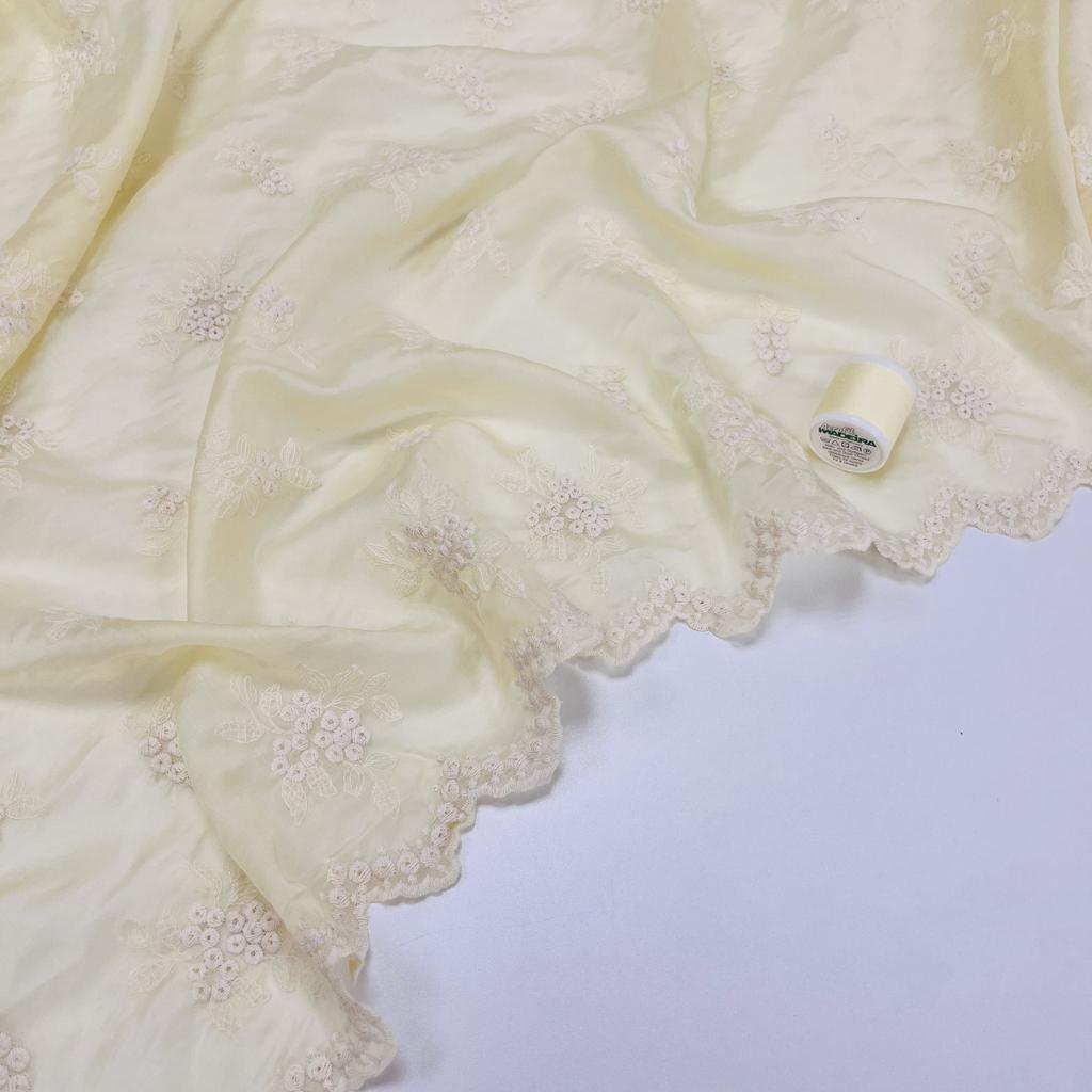 Тенсель с вышивкой. Весенние бутоны