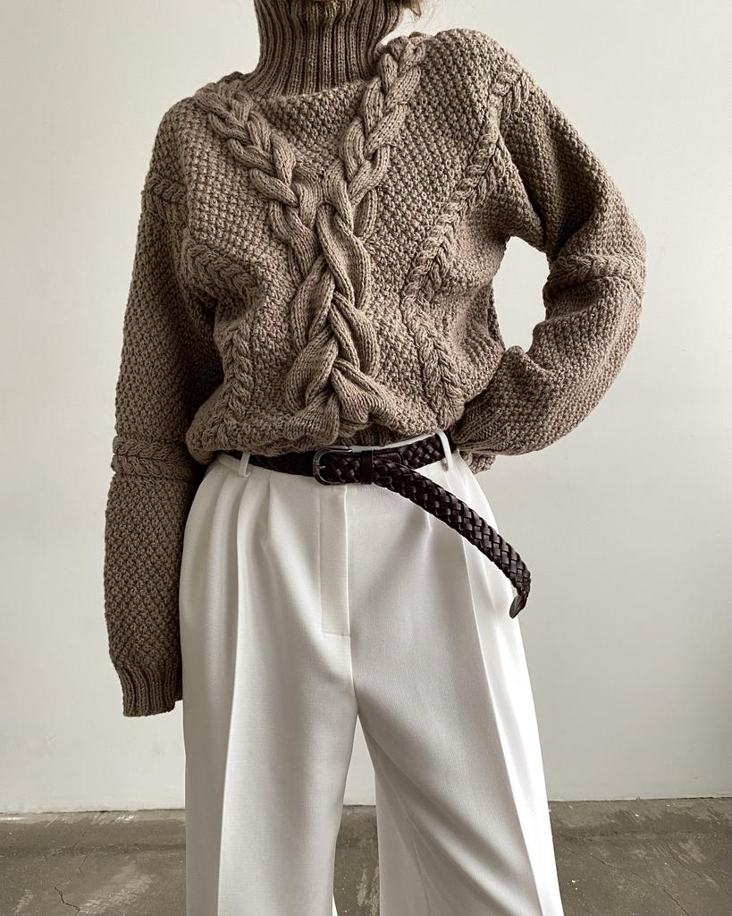 Свитер с косами в цвете корица