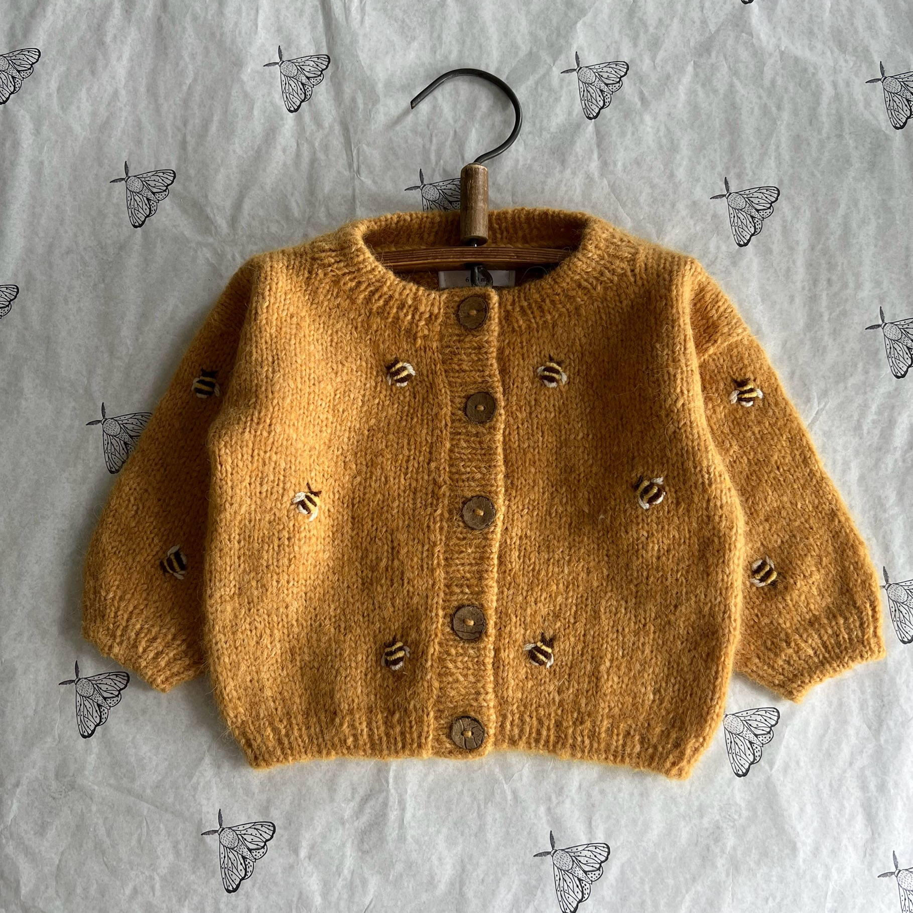 Кардиган с пчелками 68-74см