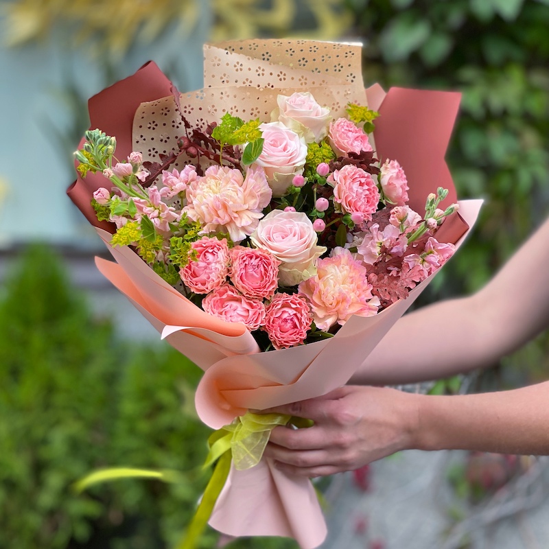 Букет цветов "Кораллово розовый"