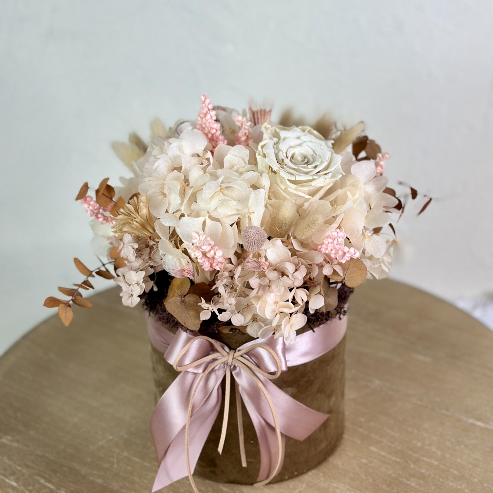 Композиция из стабилизированных роз, сухоцветов и злаков №19