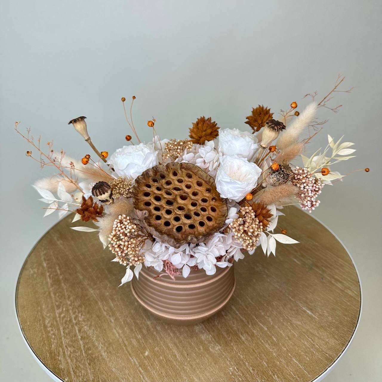 Композиция из стабилизированных роз, сухоцветов и злаков №27