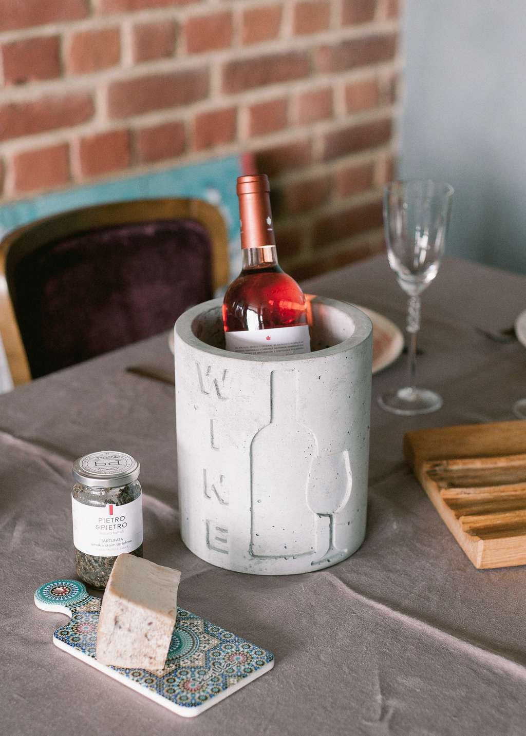 Подставка из бетона