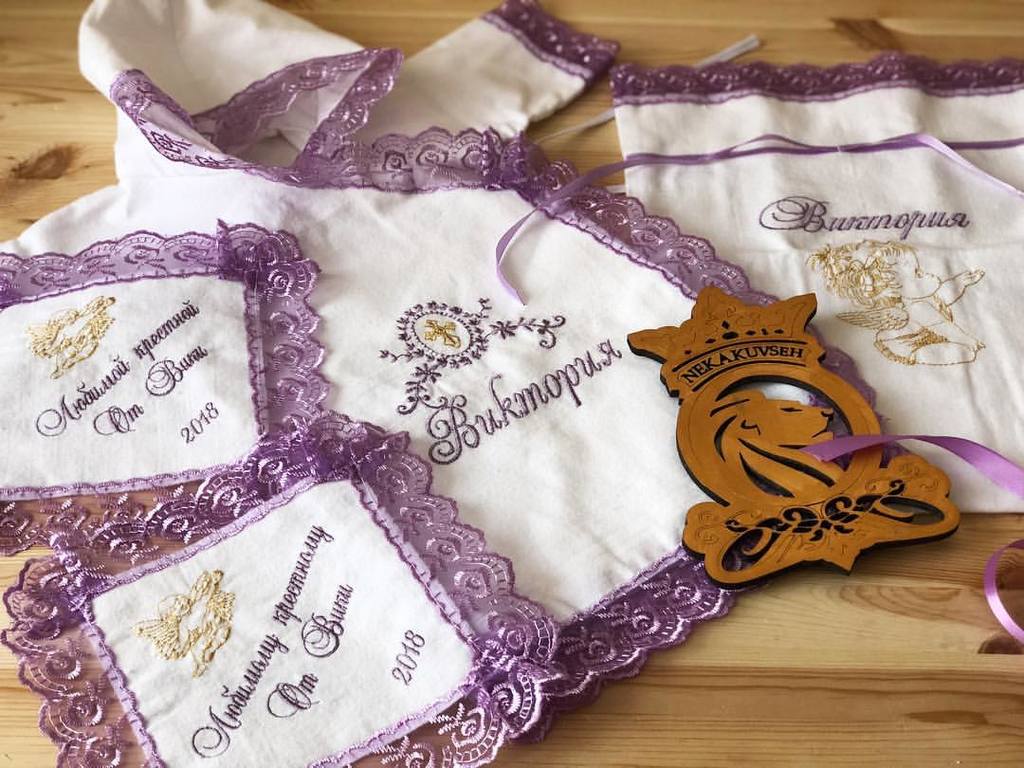 Крестильная именная рубашка «Сиреневый венок»