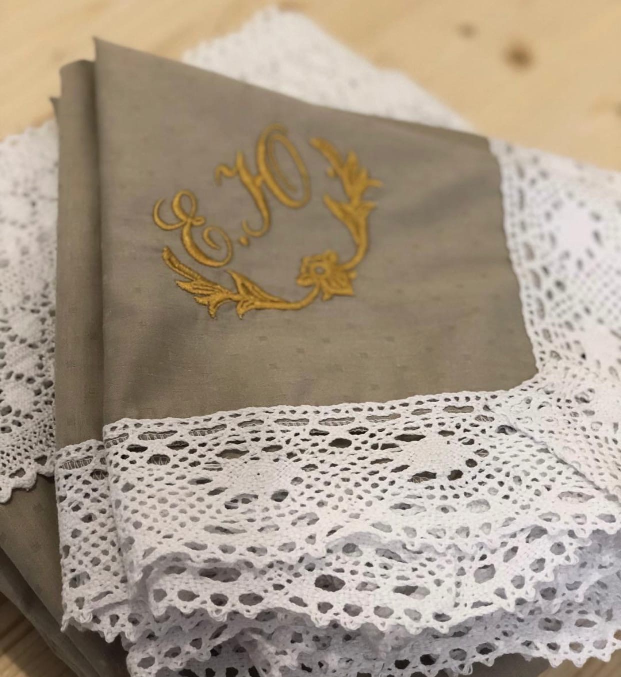 Салфетки с фамильной вышивкой "Русский лён"
