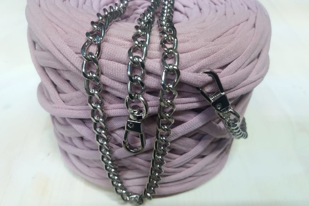 цепь с карабинами