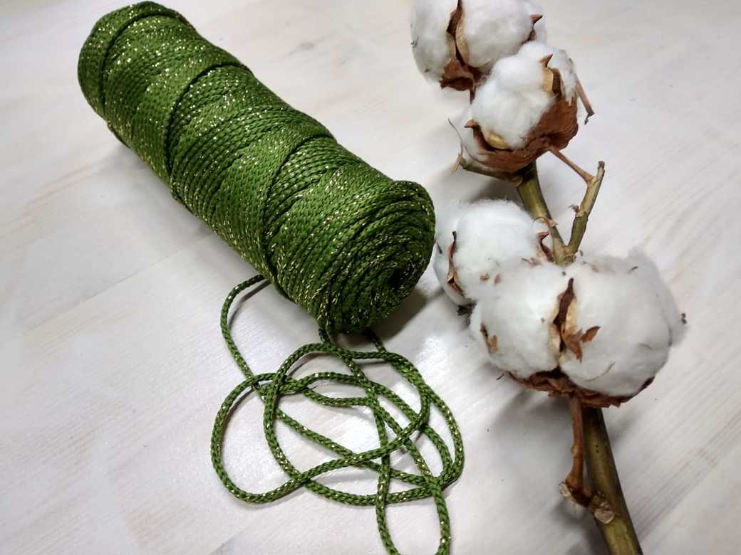 Полиэфирный шнур с золотым люрексом "Оливковый" (длина 100м, диаметр 3мм)