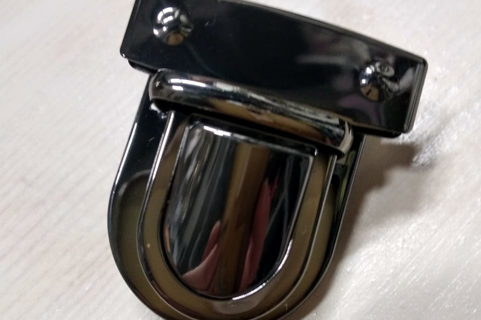 Замок зажимной 43х46 мм. Черный никель