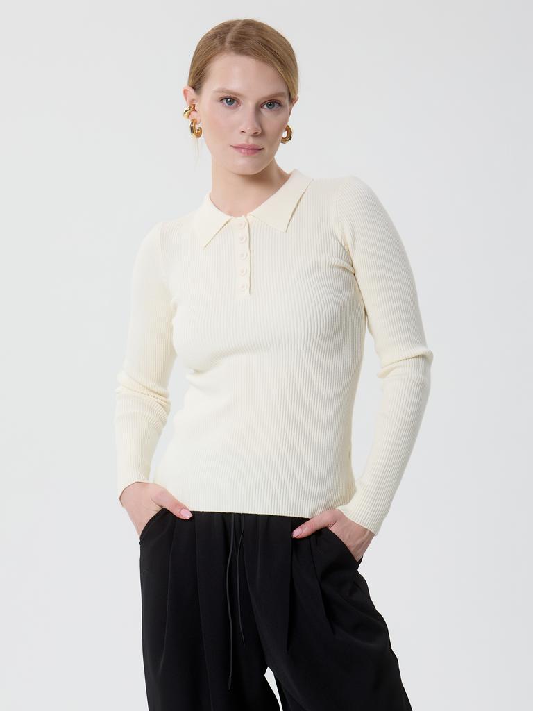 кофта с воротником на пуговицах молочная
