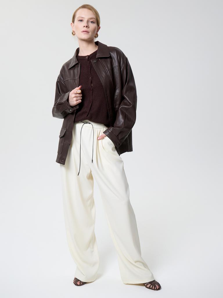 брюки костюмные на резинке молочные