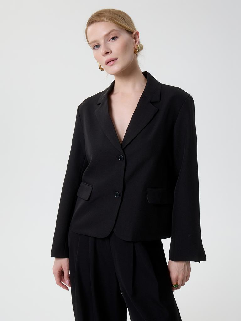 пиджак прямого кроя укороченный черный