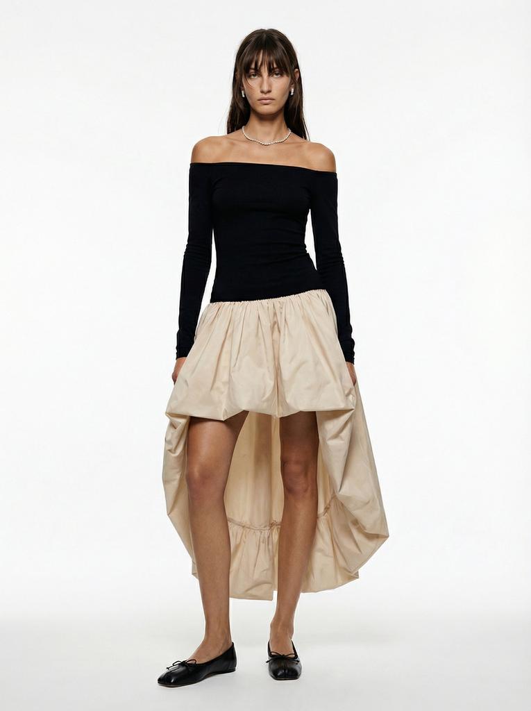 Платье с голыми плечами и юбкой баллон