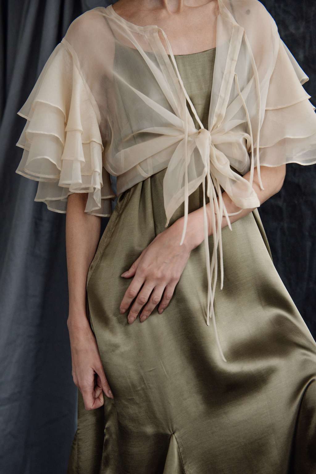 Рубашка с многослойными рукавами