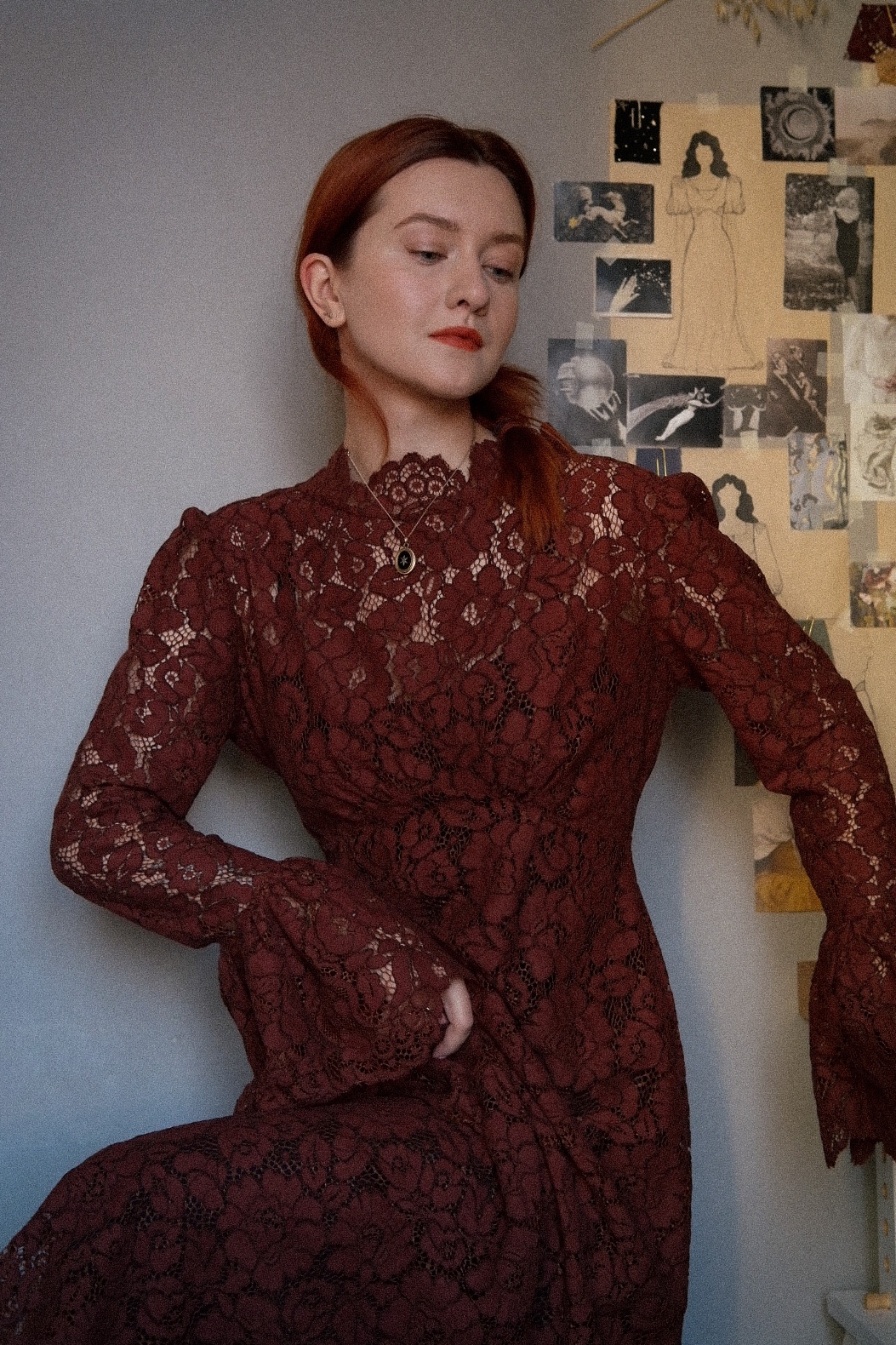 Платье из осенних листьев