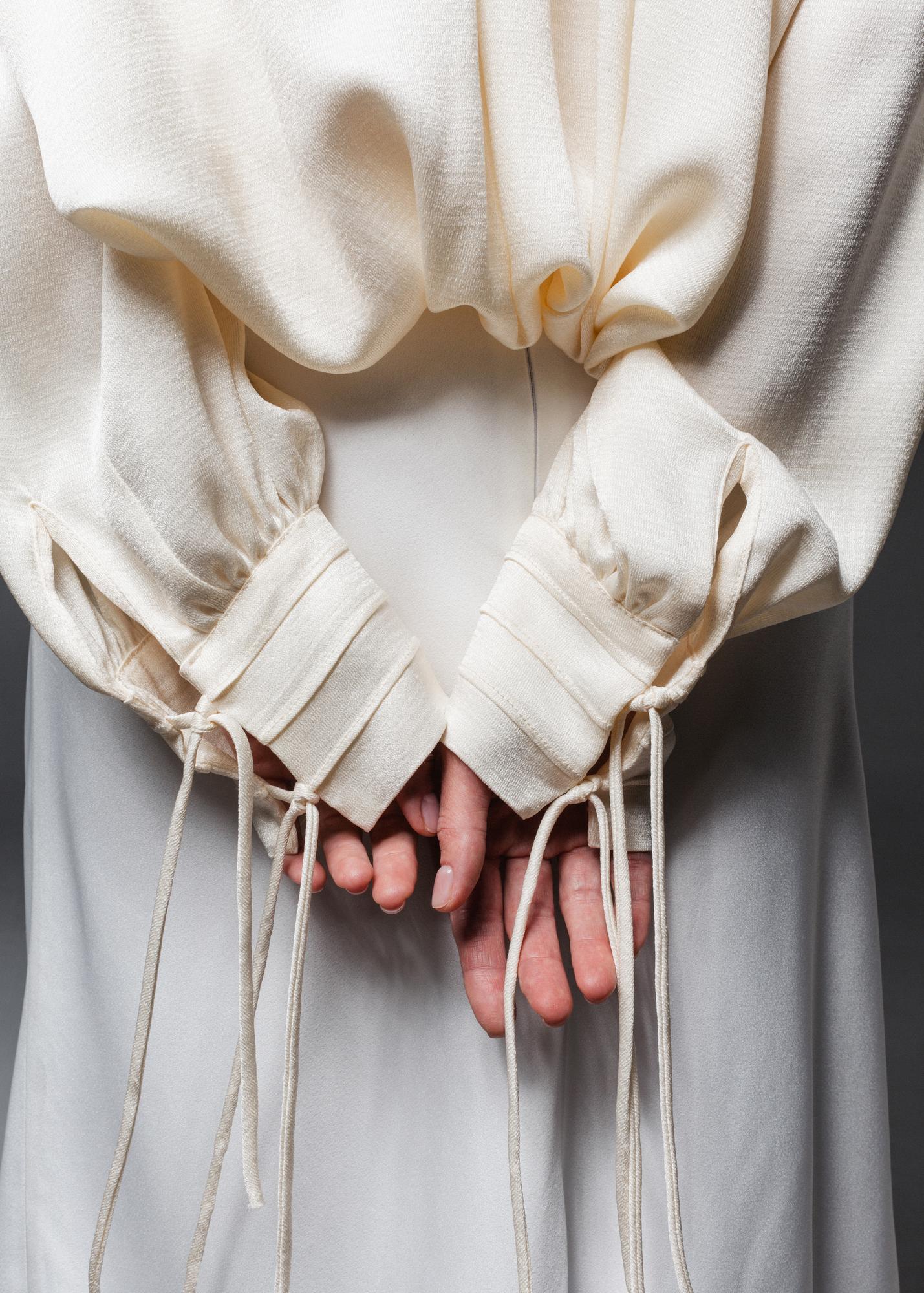 Рубашка с завязками