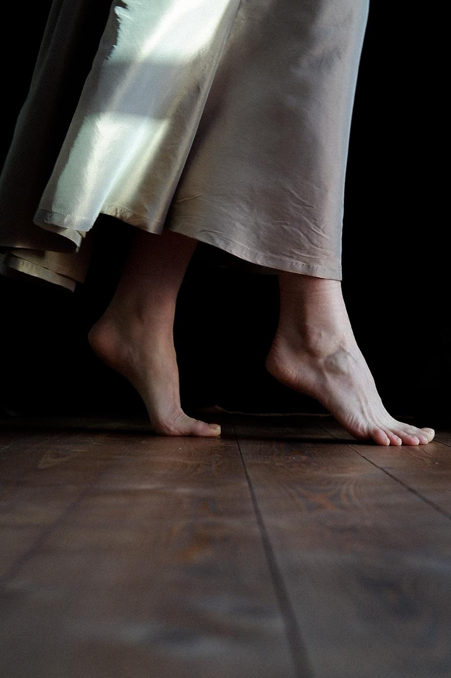 Платье с открытой спинкой