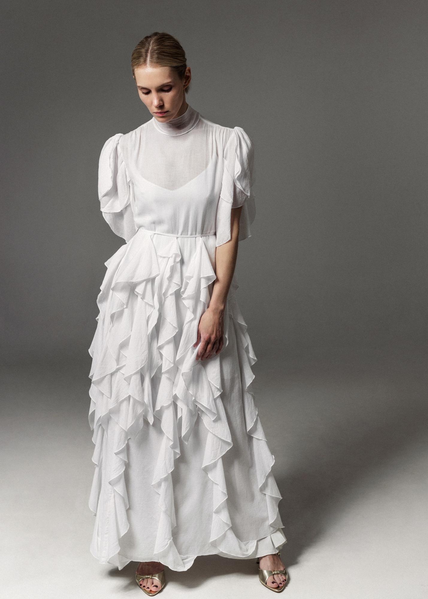 Платье с многослойными воланами