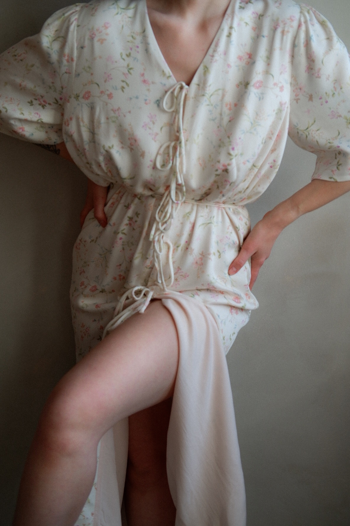 Платье в цветочек с бантиками