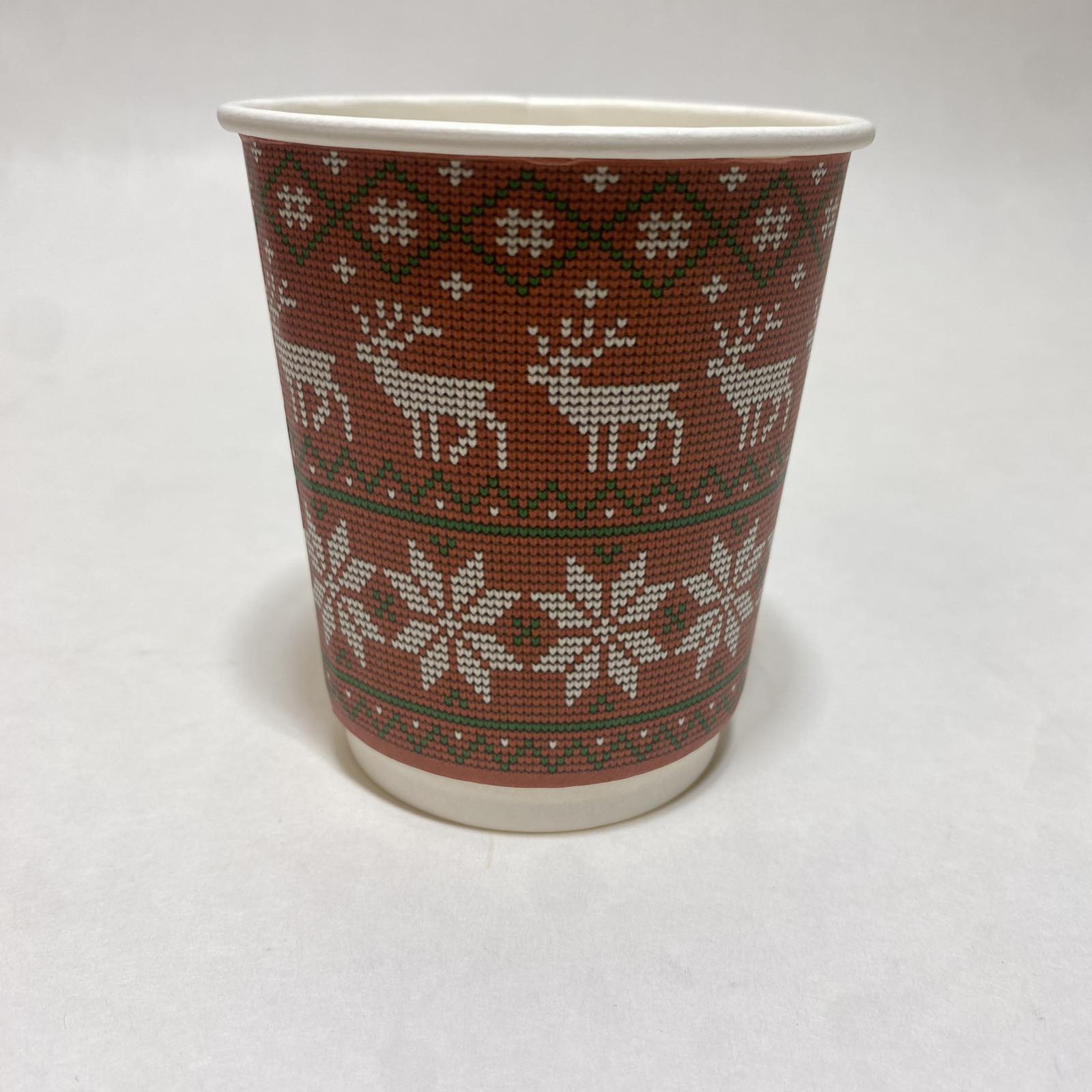 Стакан бумажный 250/270 мл "Свитер", двухслойный, 15 штук/упак.
