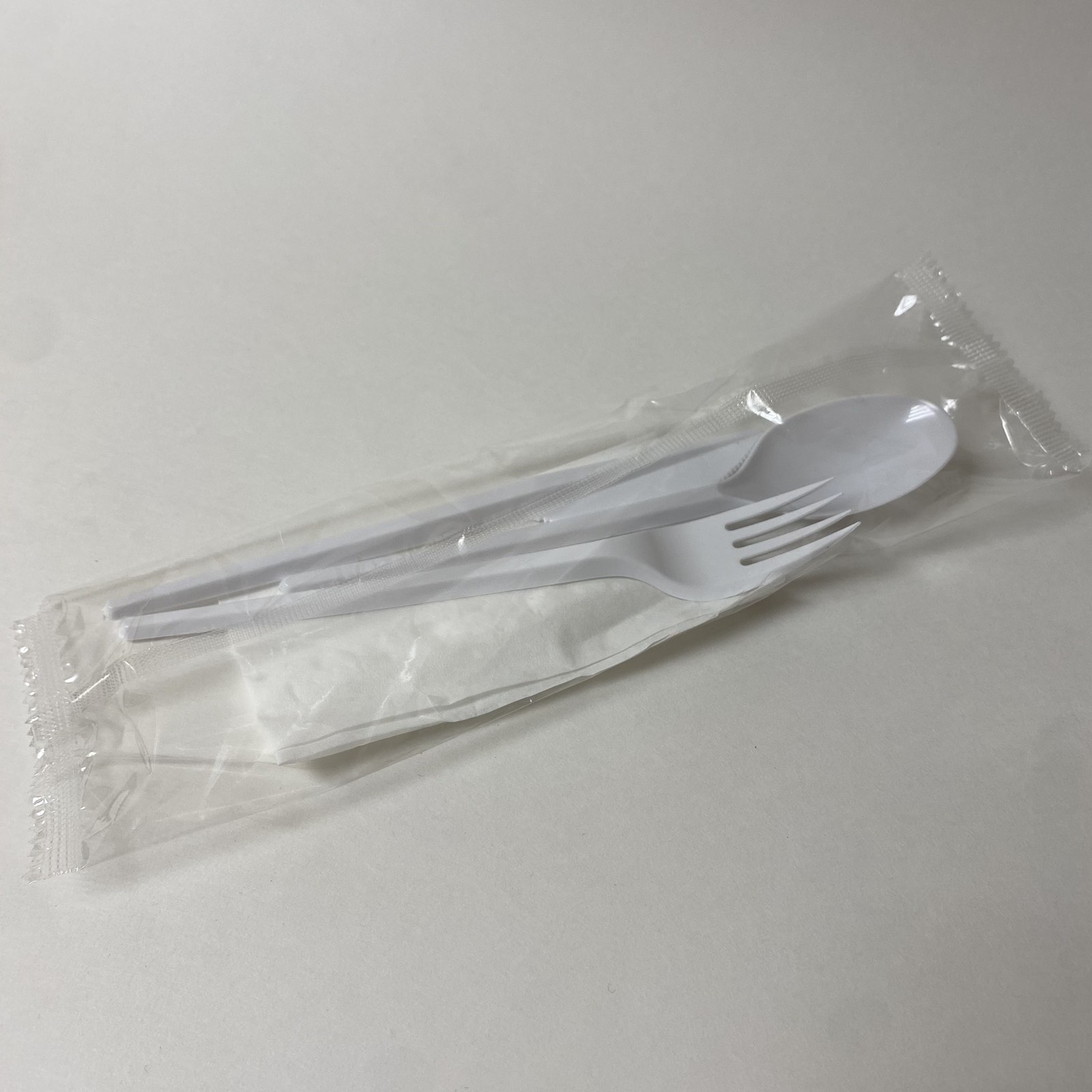 Комплект №5 "Стандарт" (вилка+ложка+нож+зубочистка+салфетка) цвет белый, 300шт