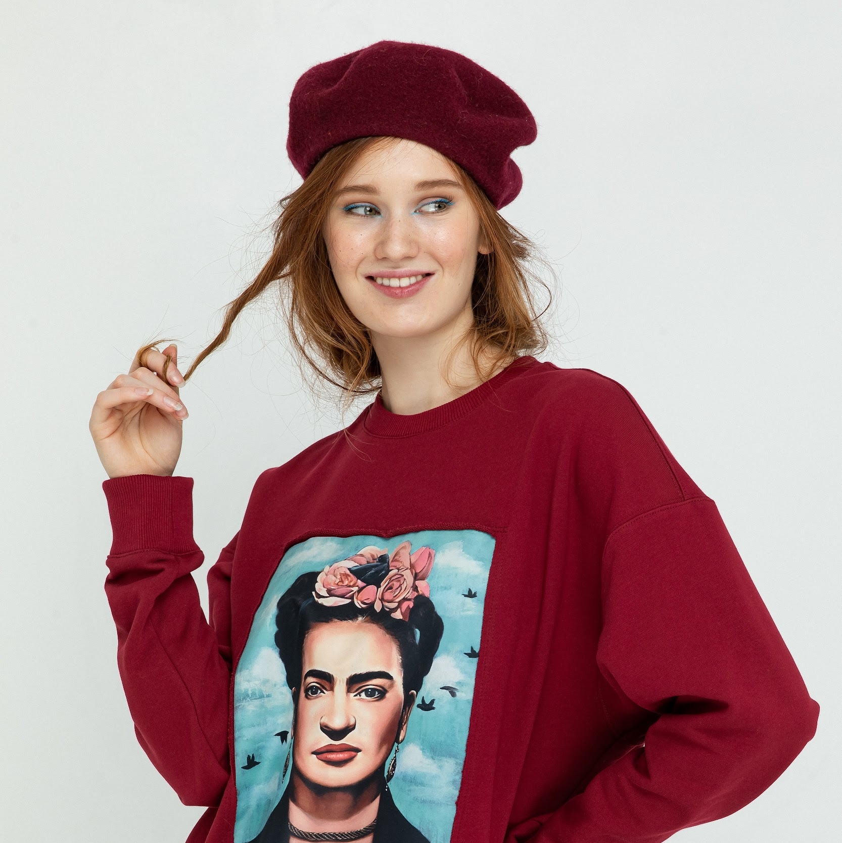 Свитшот в красном цвете "Фрида Кало"