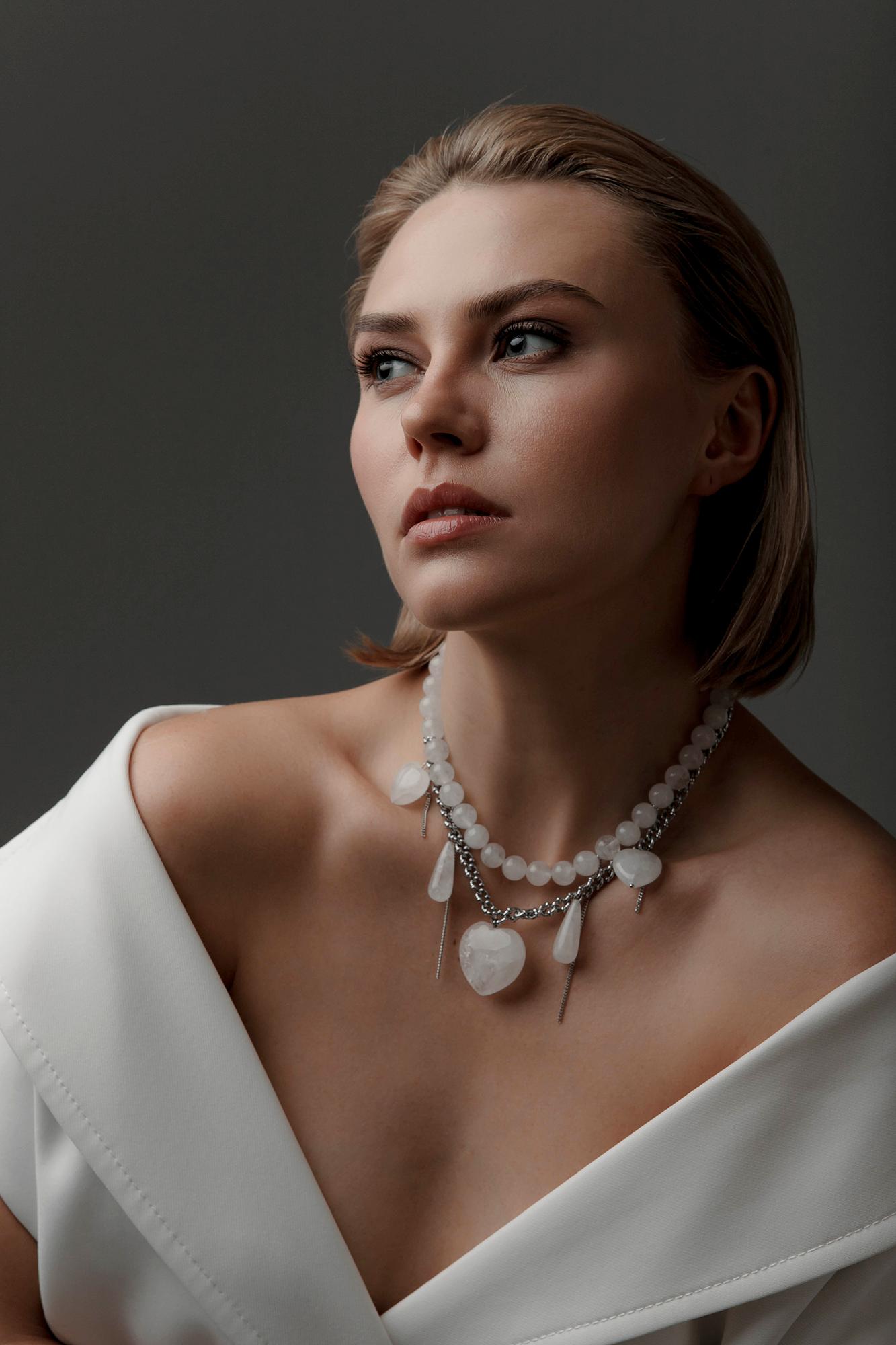 колье с сердечками, крупное колье купить, колье из горного хрусталя, колье с хрусталем, свадебное колье массивное, колье свадебное купить, колье для невесты спб, свадебное украшение на шею, свадебные украшения для невест