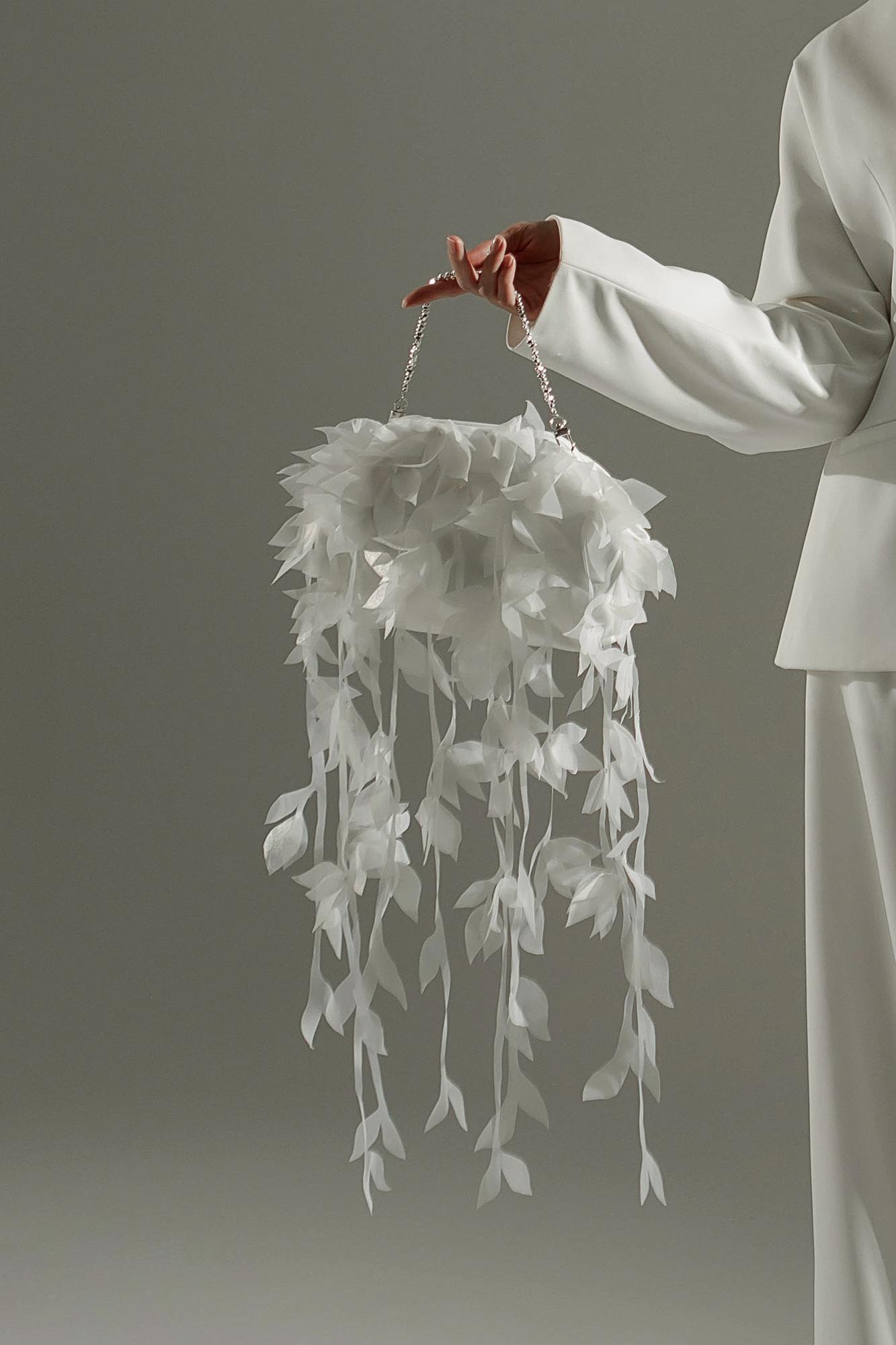 сумочка для невесты, свадебная сумочка, сумочка с цветами белая, сумочка ручной работы на свадьбу, свадебный клатч, клатч для невесты