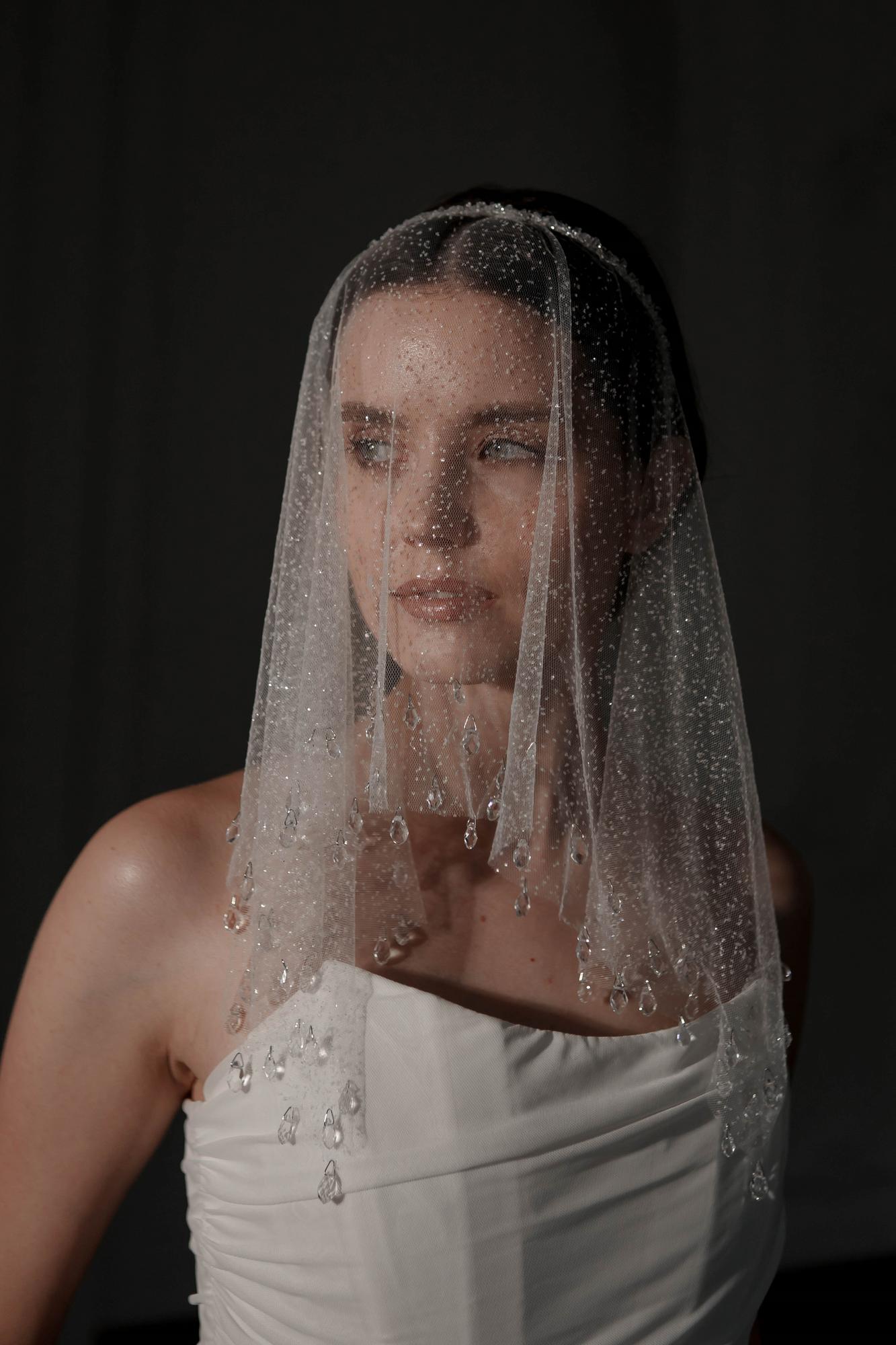 вуаль невесты, вуаль на свадьбу, вуалетка свадебная с вышивкой, свадебная вуаль купить, вуалетка со стразами, свадебные аксессуары для невесты, короткая фата купить