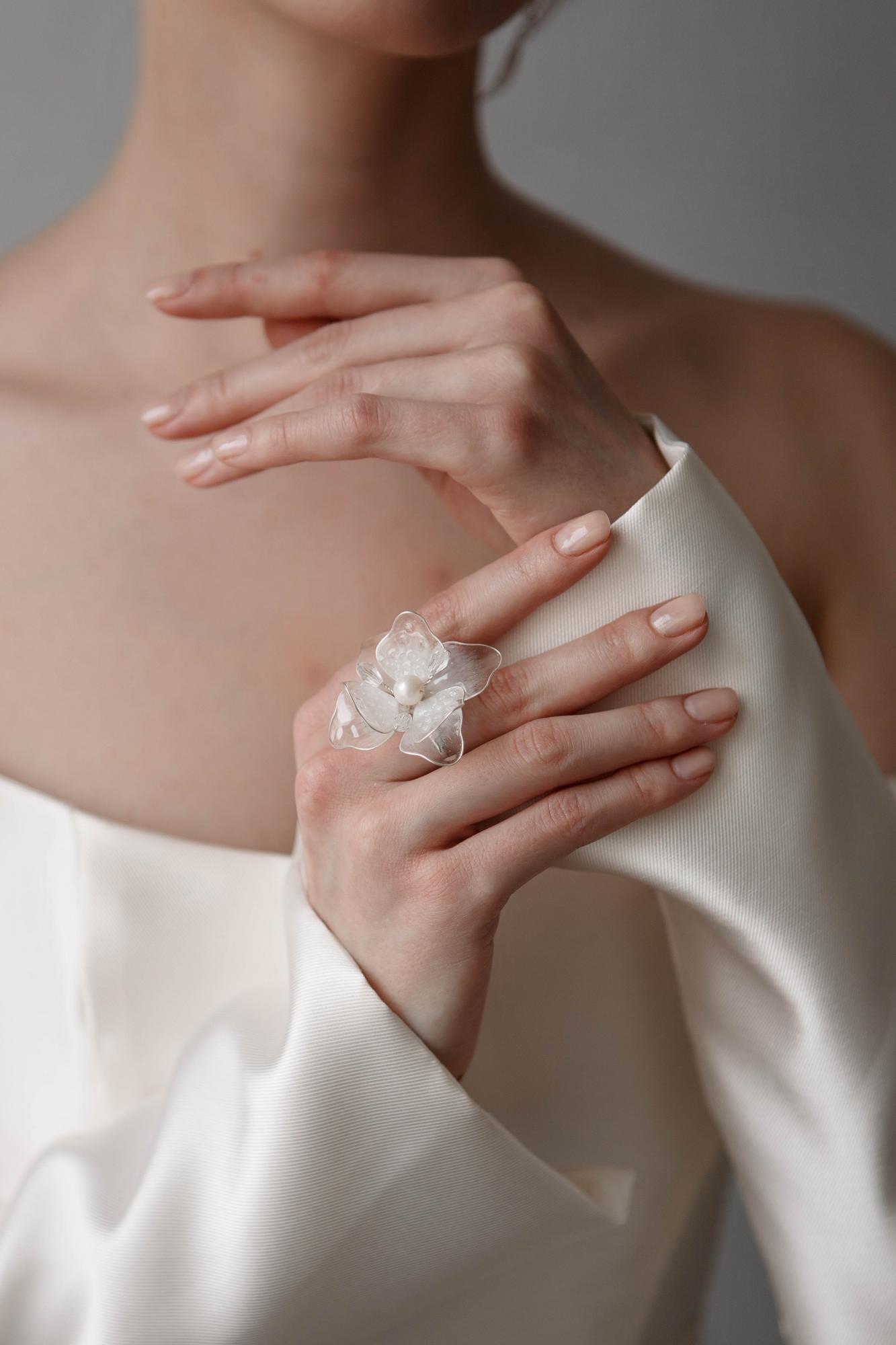 кольцо цветок купить, свадебное украшение для невесты, крупное кольцо с жемчугом, украшения для невест купить
