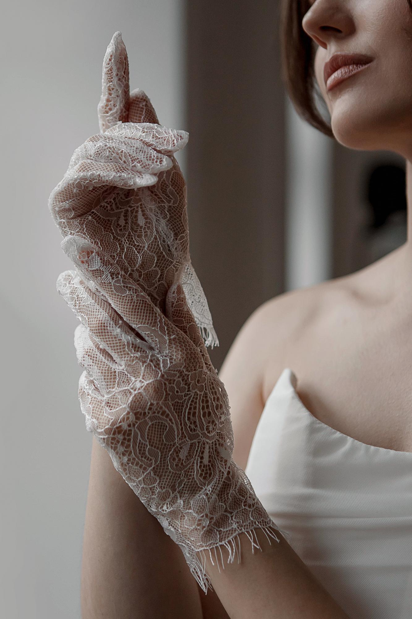 перчатки свадебные, перчатки для невесты, короткие перчатки для невесты, короткие кружевные перчатки купить, кружевные перчатки белые, свадебные перчатки купить, свадебные аксессуары для невест