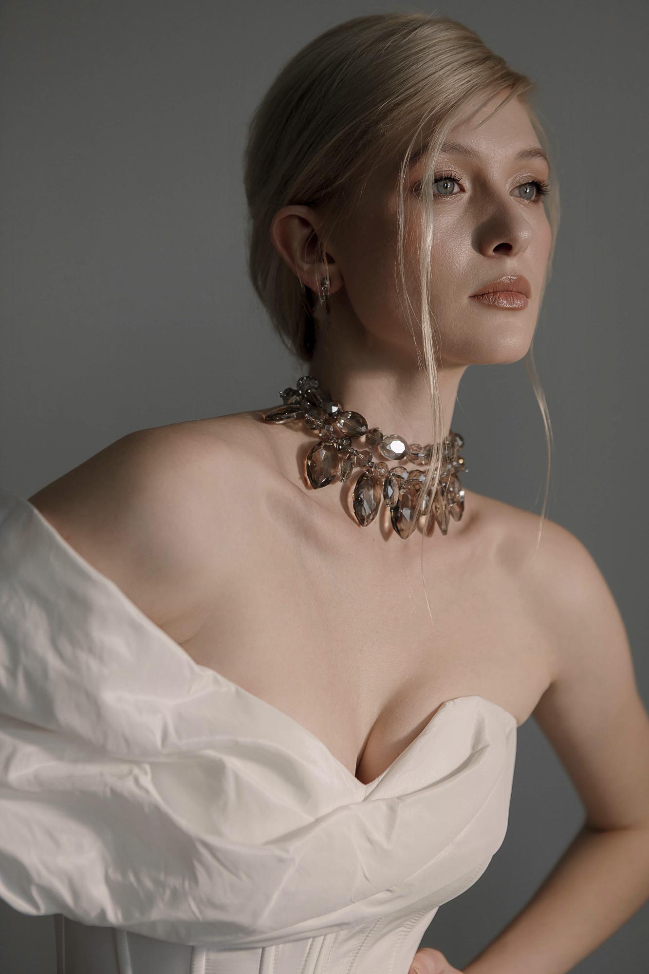 колье вечернее купить, черное колье, колье из хрусталя купить, актуальные украшения для невест, свадебные украшения на шею купить, свадебные аксессуары