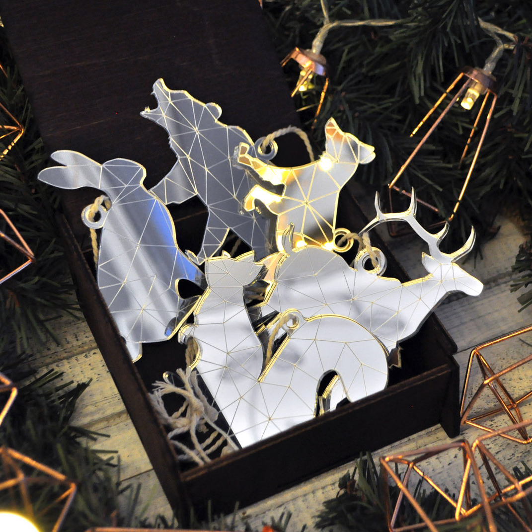 Набор зеркальных ёлочных игрушек Сибирские животные в подарочной коробке - необычный сибирский сувенир-подарок на Новый год