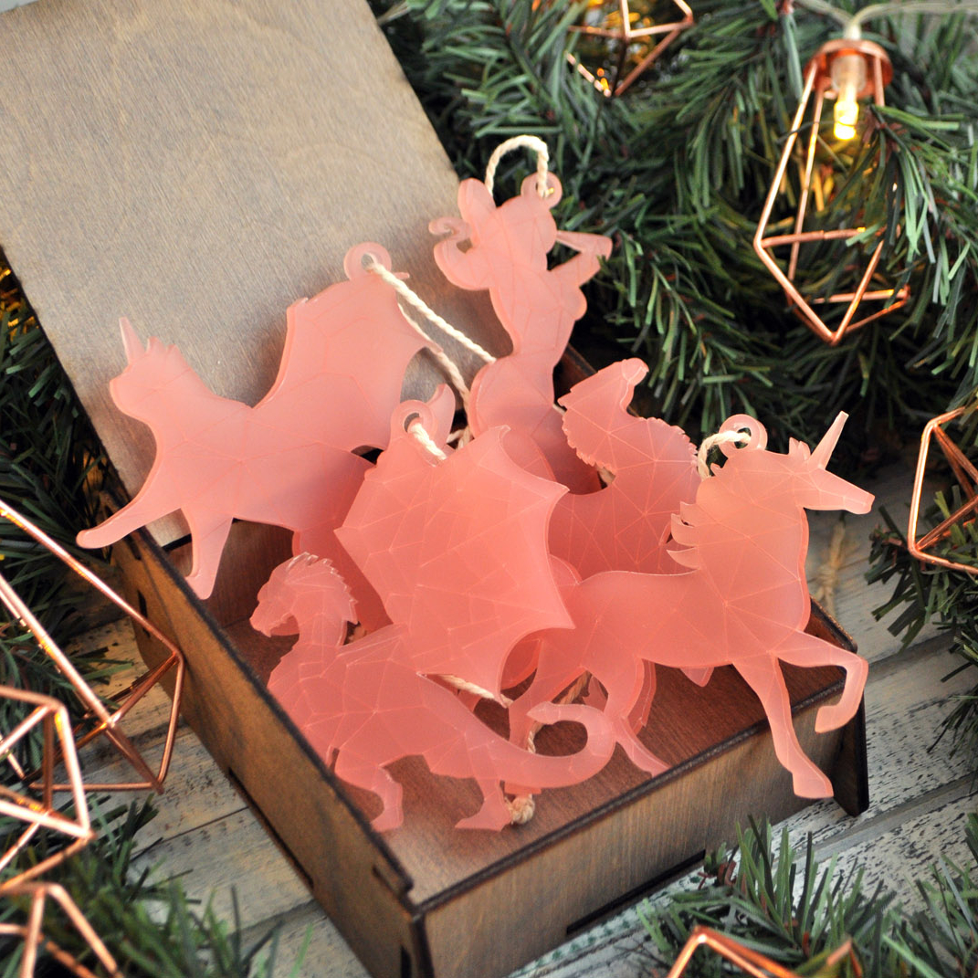 Набор розовых ёлочных игрушек Мифические существа в подарочной коробке - необычный подарок на Новый год