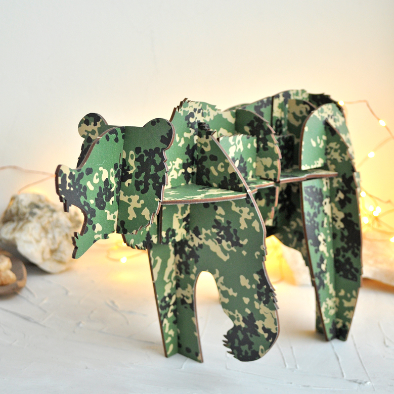Деревянный сибирский сувенир конструктор в стиле милитари - Медведь Иннокентий камуфляж лесной