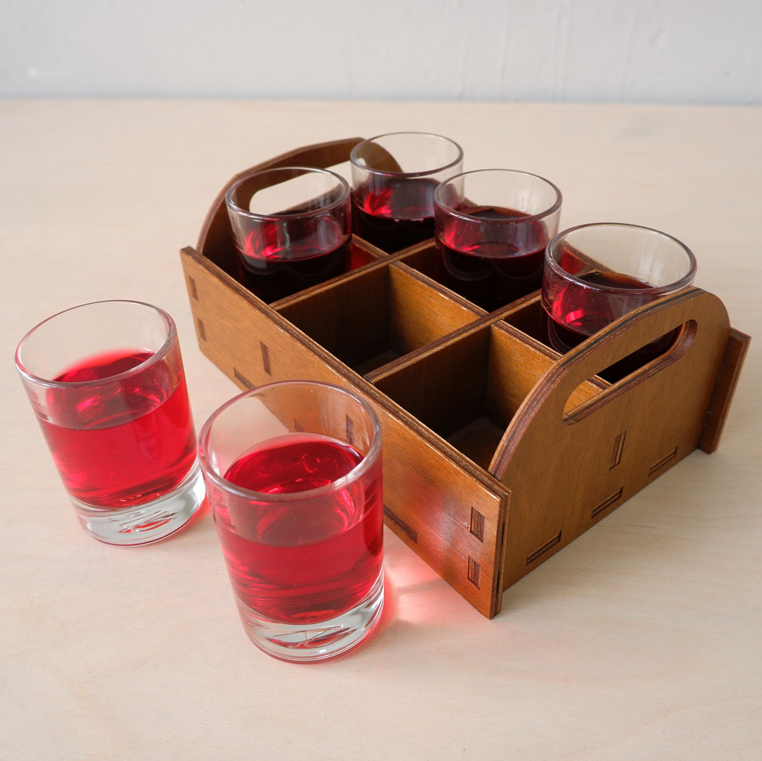 шотница из дерева на 6 шотов с логотипом заказать с доставкой в любой город РФ