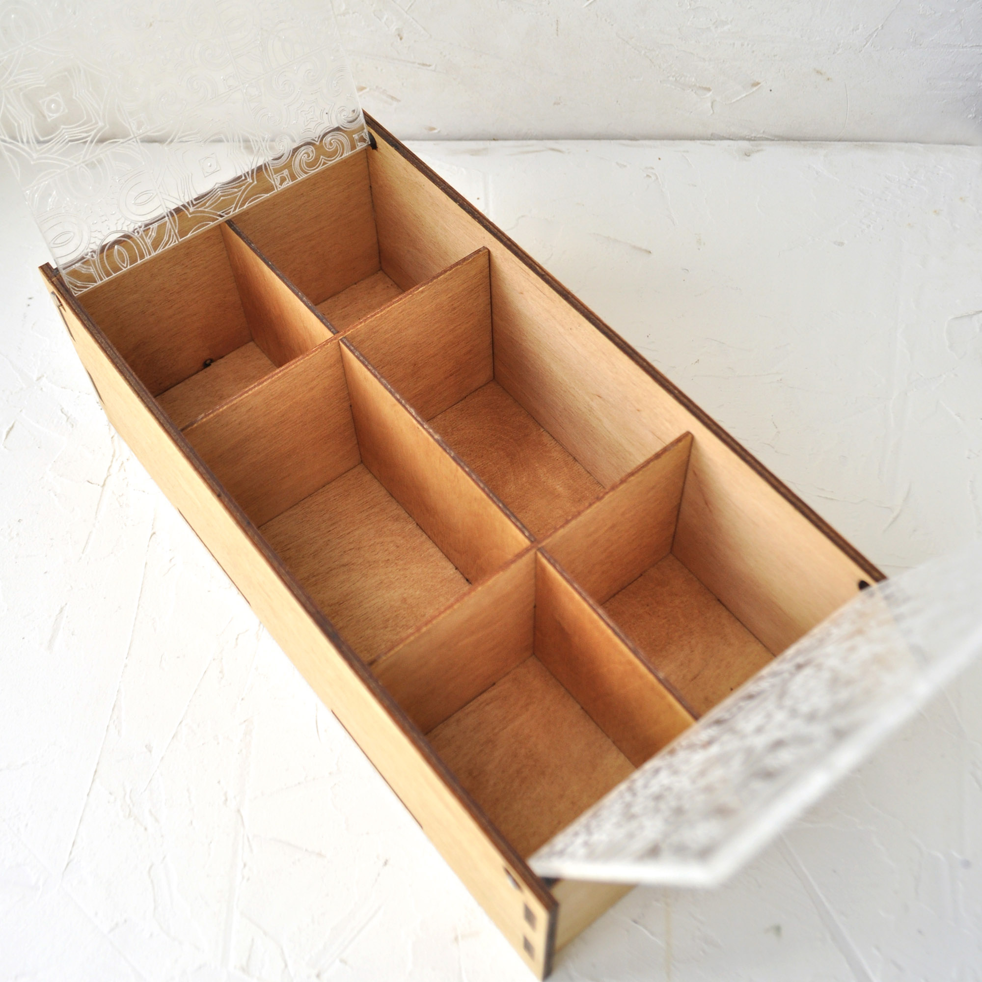 большая деревянная коробка с секциями и крышкой - короб под чайные пакетики