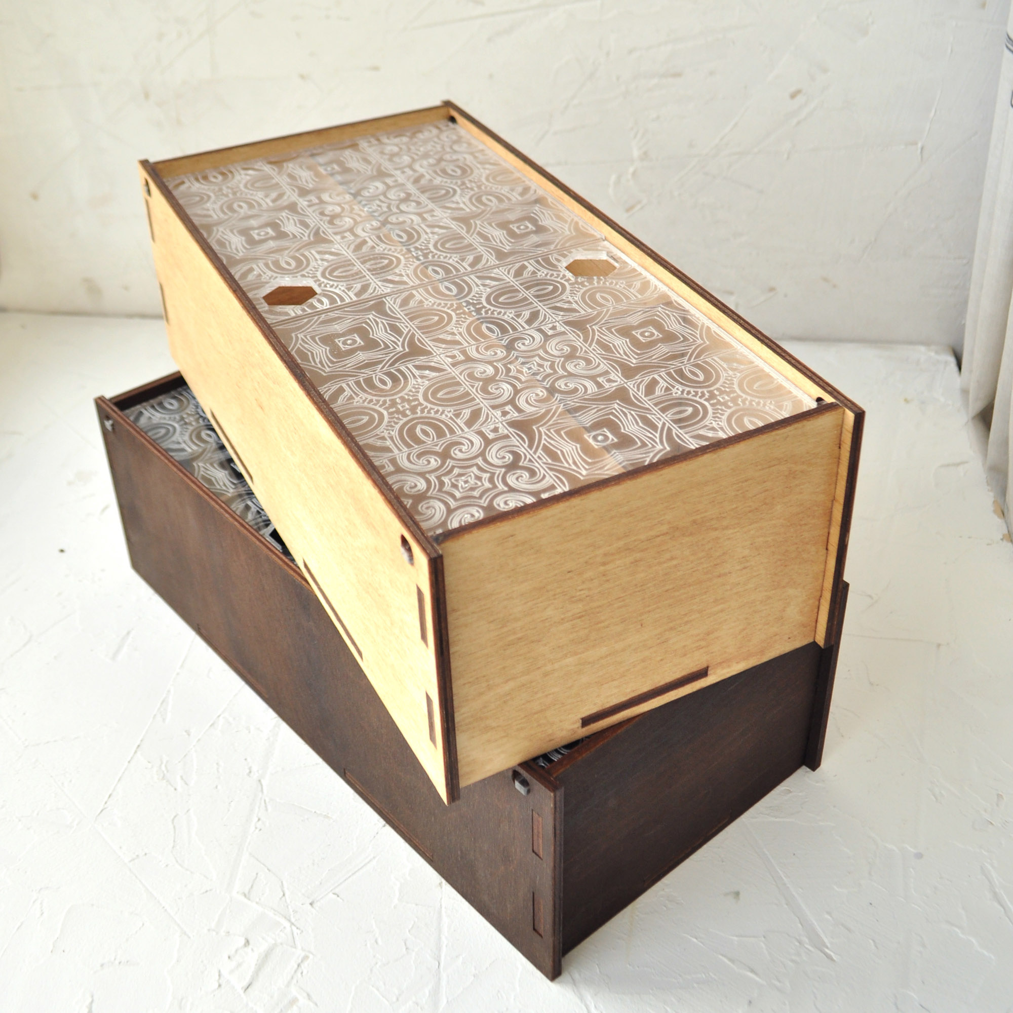 большая деревянная коробка с секциями и крышкой - короб под чайные пакетики