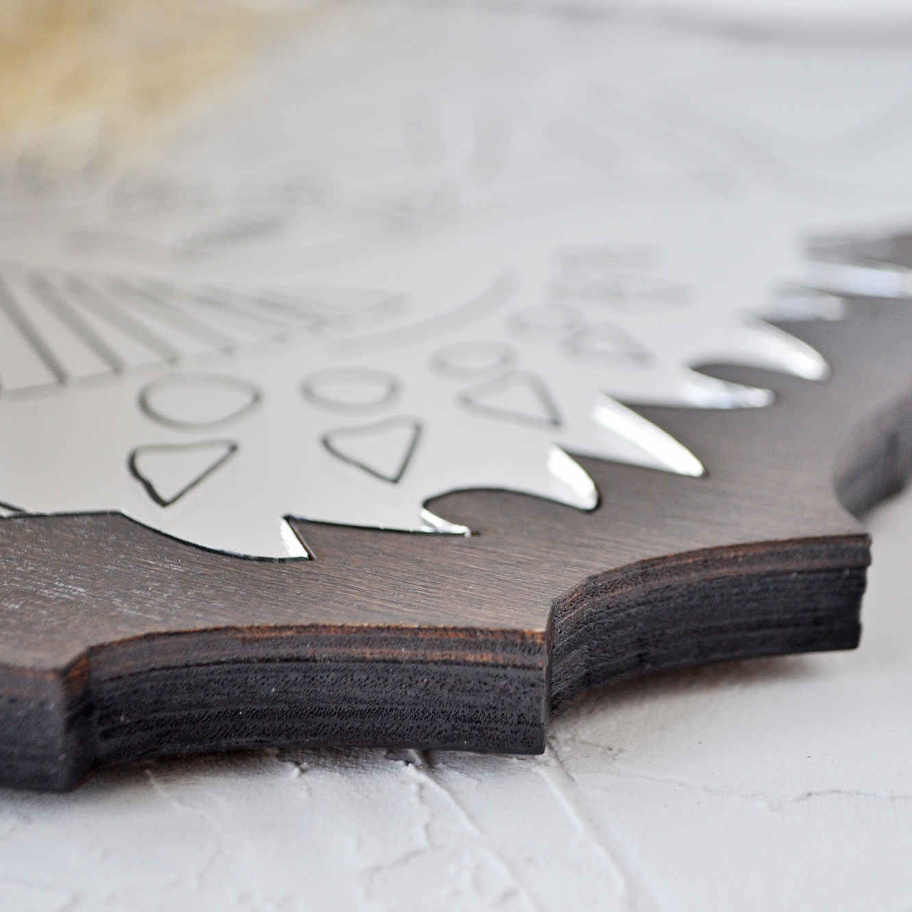 декоративное зеркало из акрила в деревянной раме, лиса шаман зеркало с гравировкой,