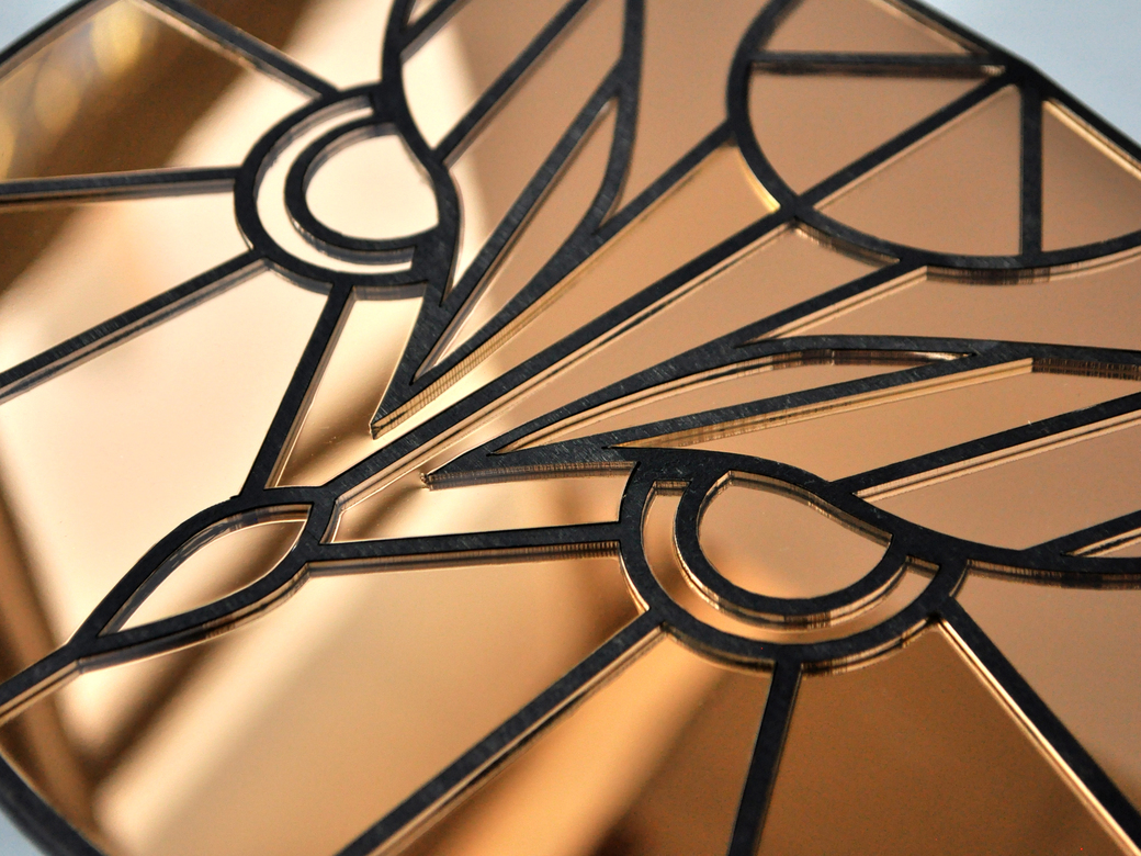 Сова полигональная с секциями - декоративное зеркало из акрила составное в деревянной раме