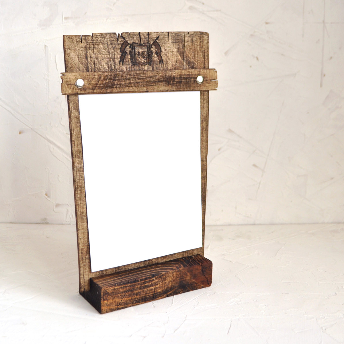 Тейбл-тент деревянный А5 под старину с логотипом заказать