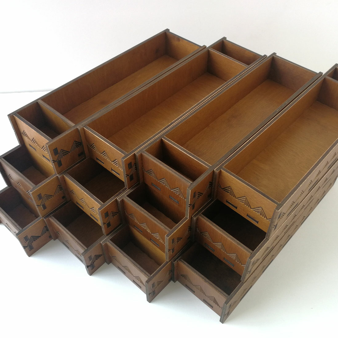 ящик под столовые приборы из дерева на заказ с логотипом