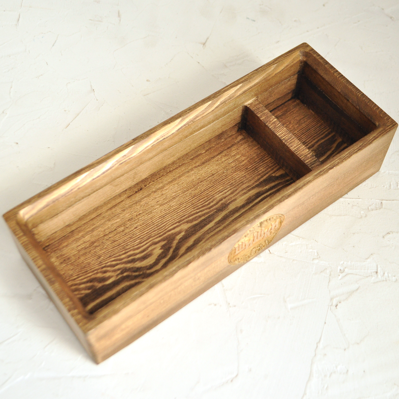 Органайзер под приборы из массива