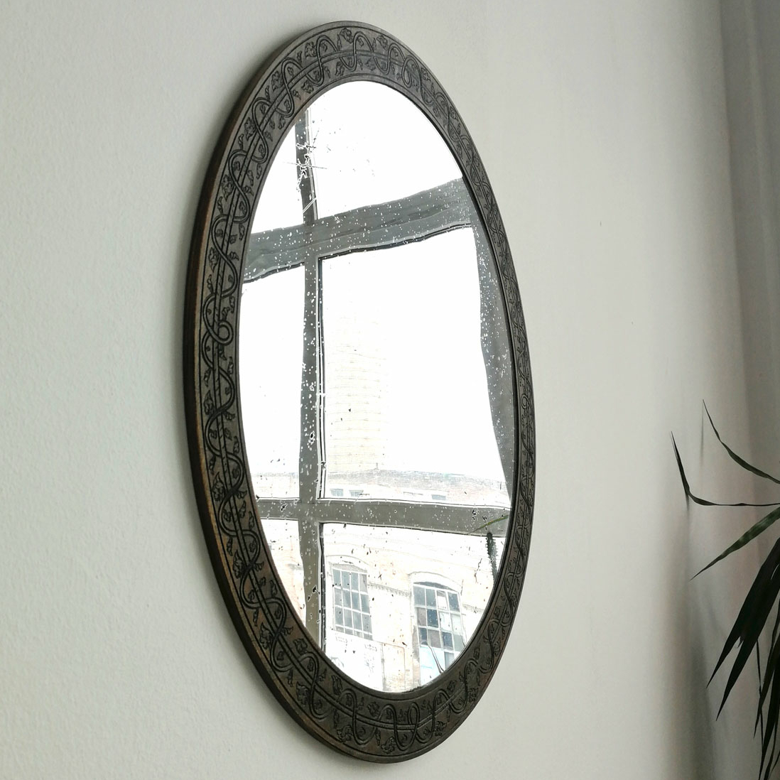 состаренное зеркало, зеркало с эффектом старины, старинное зеркало в раме ручной работы, акриловое декоративное состаренное зеркало, акриловое зеркало в деревянной раме,