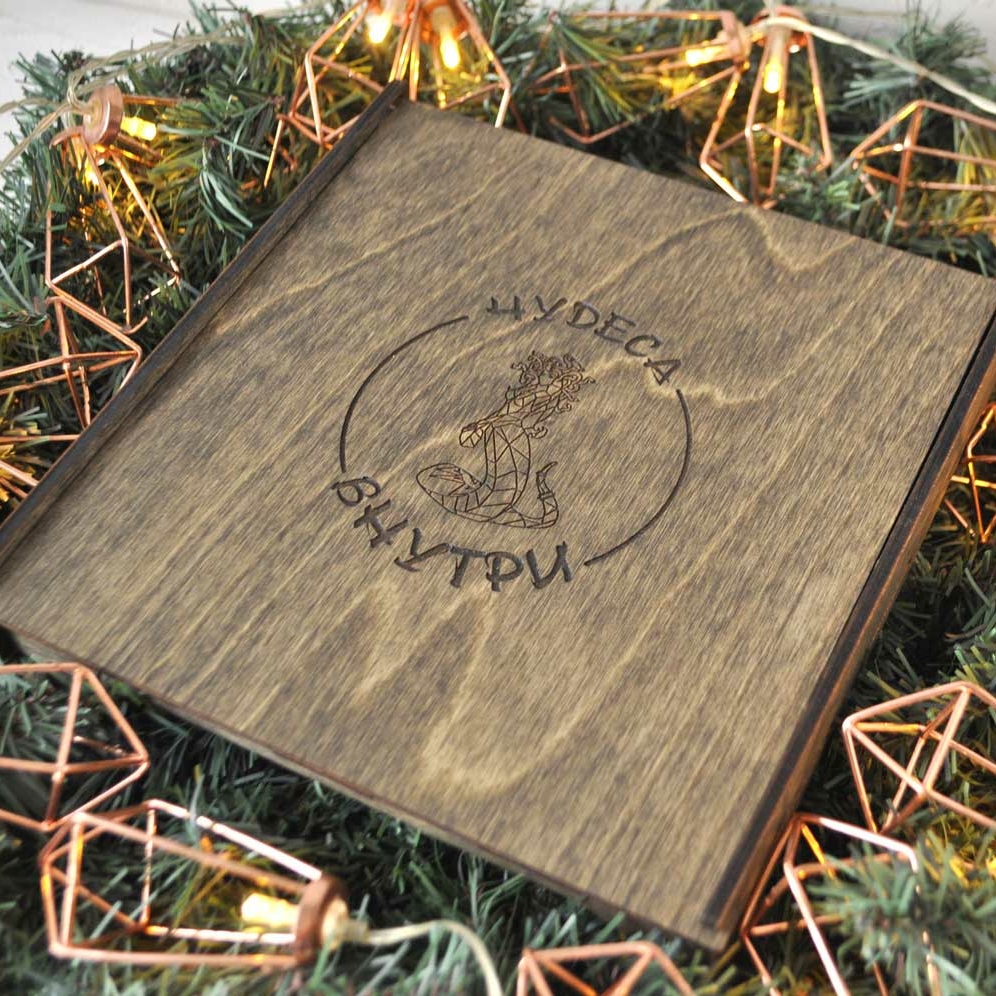 Набор зеркальных фиолетовых ёлочных игрушек Мифические существа в подарочной коробке - необычный подарок на Новый год