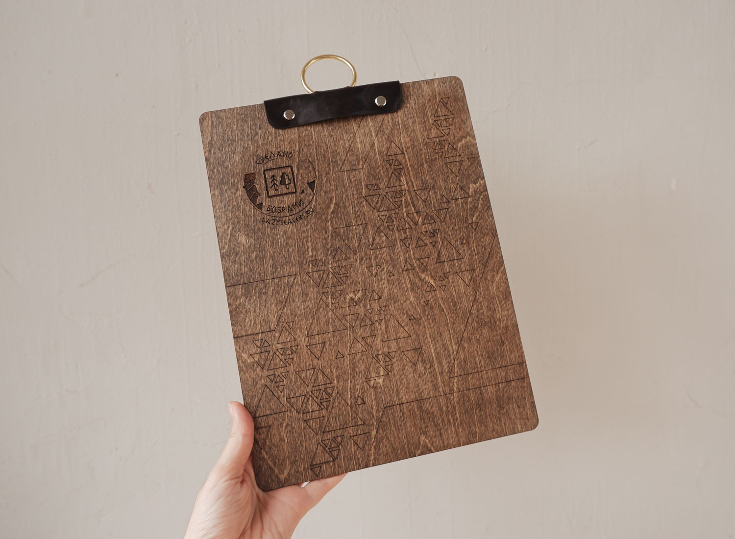 Планшет для меню с винтами и кожаным зажимом сверху