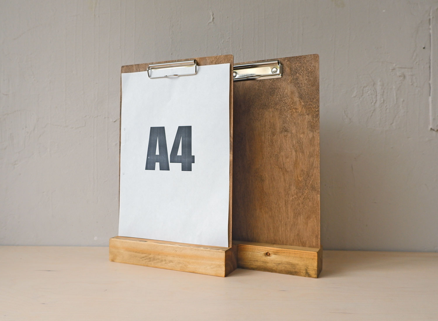 Тейбл-тент деревянный с зажимом под формат А4