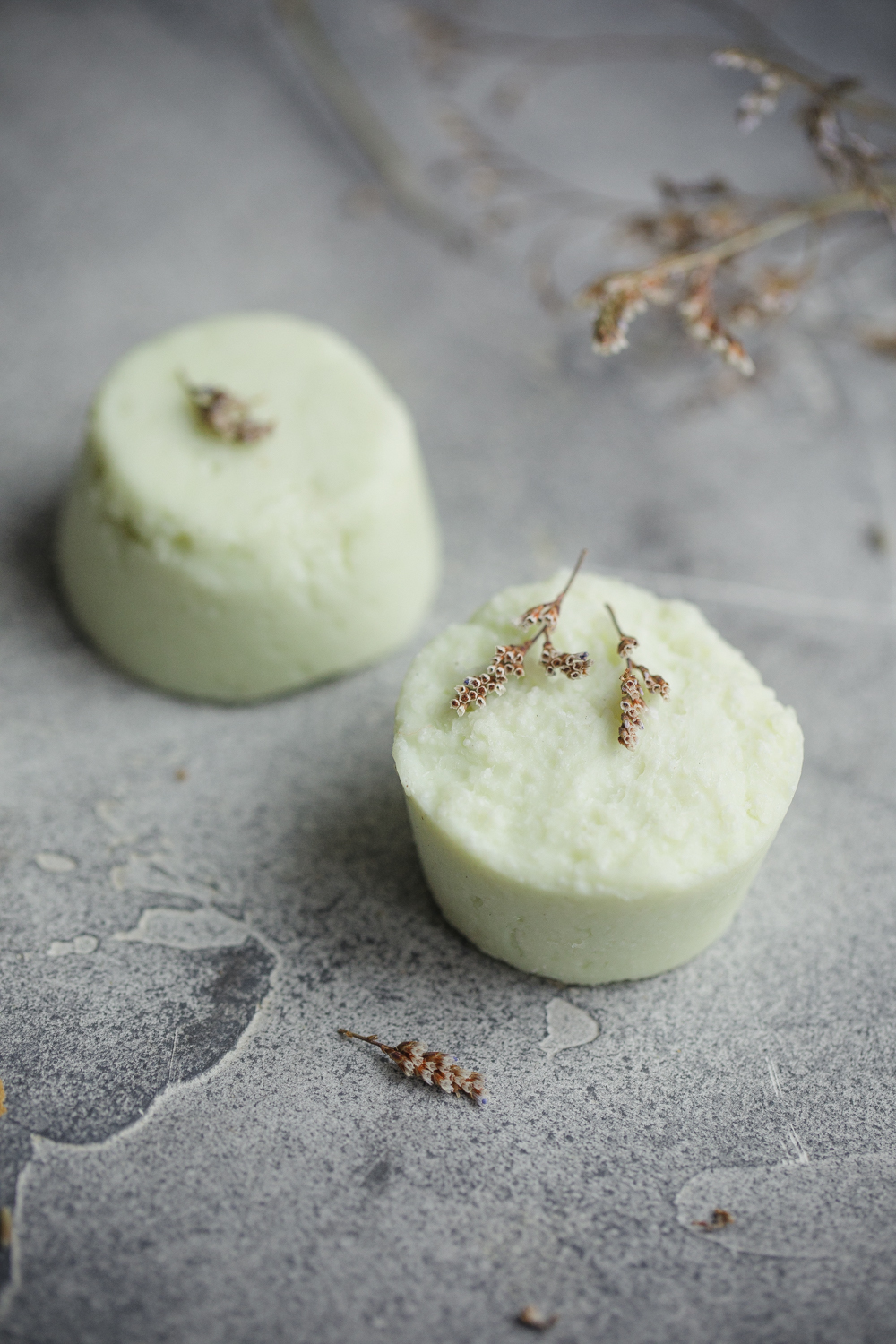 Шампунь Лавр и мята от перхоти. Для чувствительной кожи головы