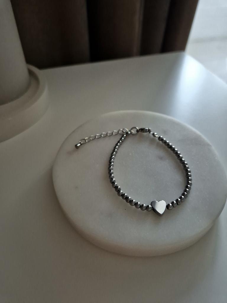 Браслет Hematite #5 Silver с сердцем