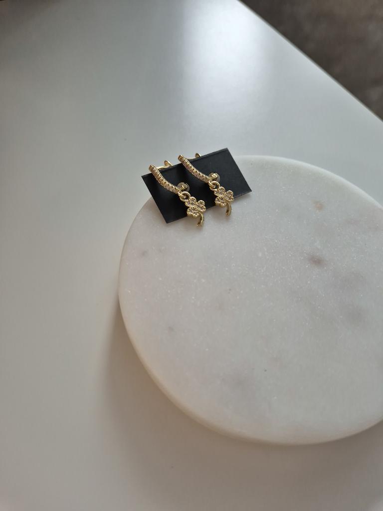 Серьги с фианитами Сlover