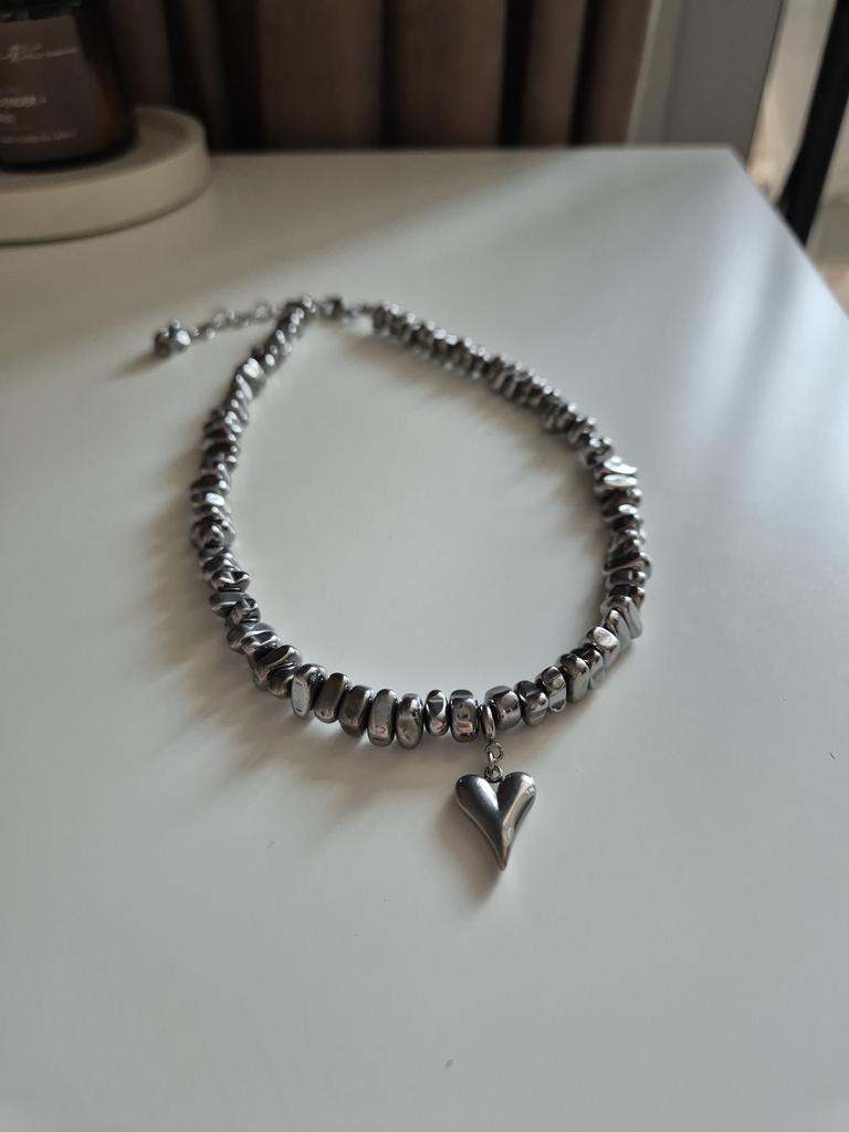 Чокер-колье Hematite Shade со съемным сердцем